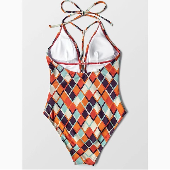 Cupshe Geometric Print Swimsuit - Picture 4 of 5